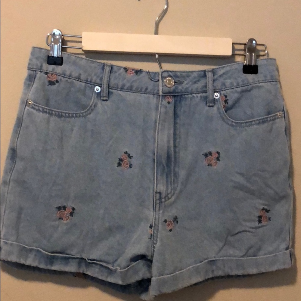 Forever 21 high waisted floral shorts